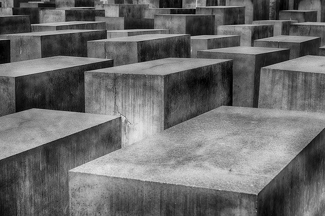 betonové kvádry – památník holocaustu